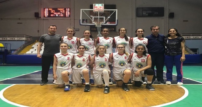 Turgutlu Belediyespor’un kızları namağlup şampiyon