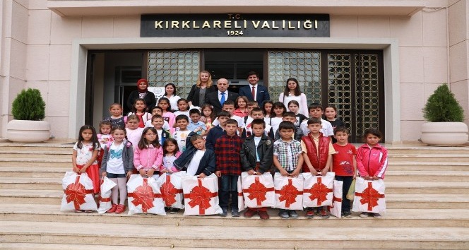 Vali Çifçti, Dereköy’den gelen öğrencileri ağırladı