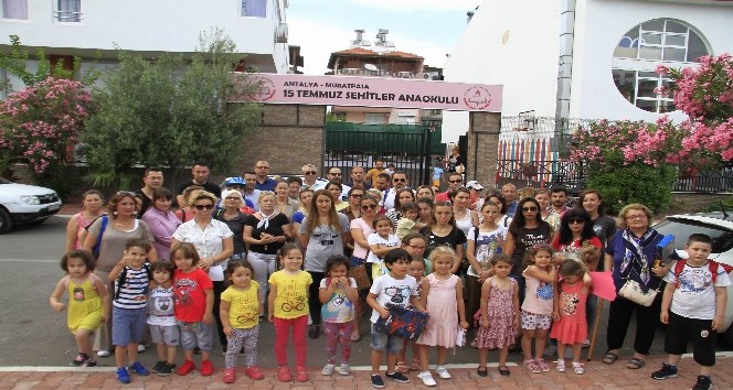 Antalya’da okul kapanmasın eylemi