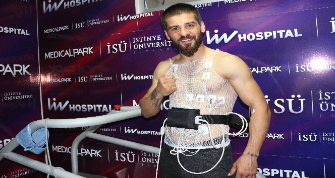 Şampiyon boksör Fatih Keleş sağlık kontrolünden geçti