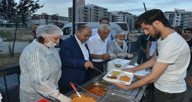 Çiğli’de her mahalleye iftar