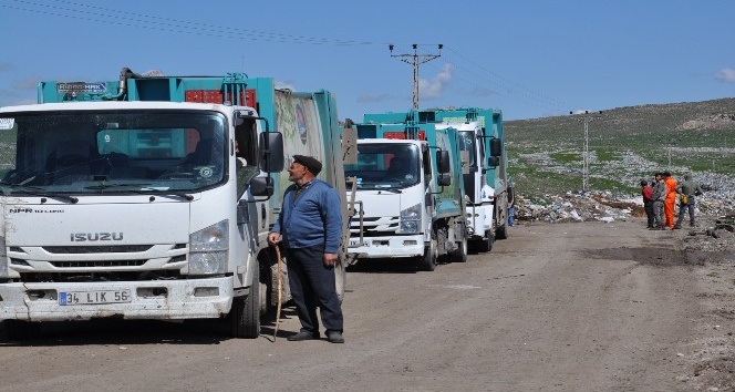 Kars’ta mahalle sakinlerinin çöp isyanı