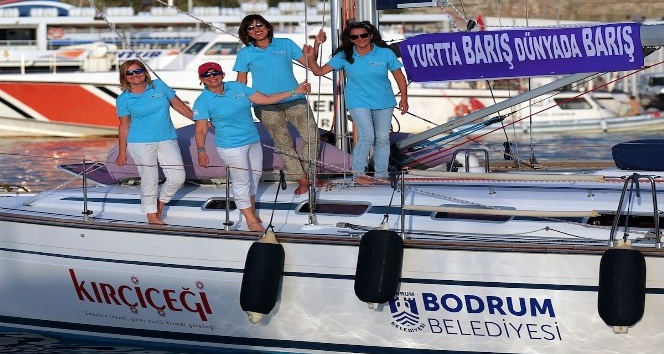 ’Deniz Tutkusu Seyirde’ ekibinden oluşan 4 kadın yelkenci Akdeniz’e açıldı