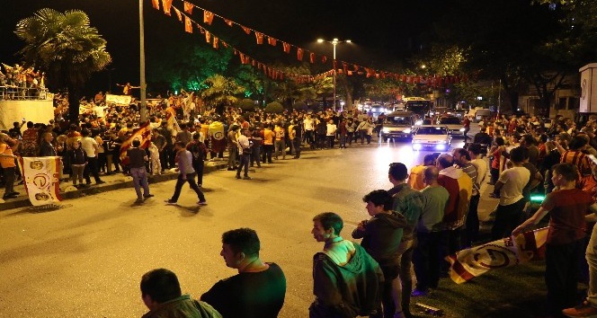 Zonguldak’ta Galatasaray taraftarları şampiyonluk sevinci yaşadı