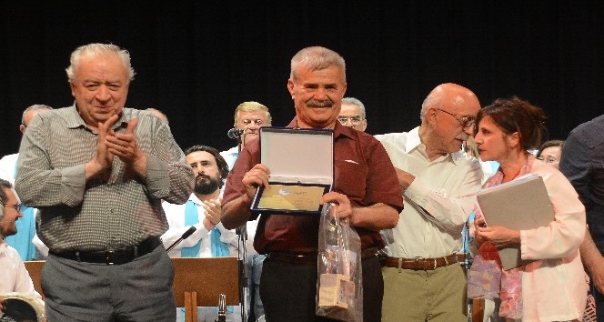 Eski Dikili Belediye Başkanı Osman Özgüven’e Midilli’den ’Barış Ödülü’