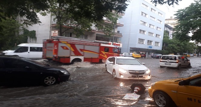 Başkent’te şiddetli yağışı