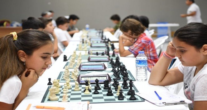 Konyaaltı Belediyesi Satranç turnuvası sona erdi