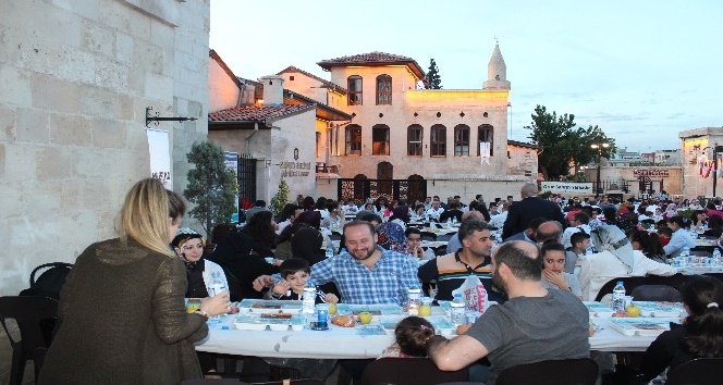 MÜSİAD’dan Gaziantep’te 4 bin kişilik iftar