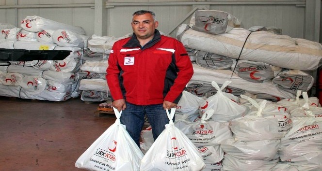 Türk Kızılayı’ndan ihtiyaçlı ailelere gıda yardımı