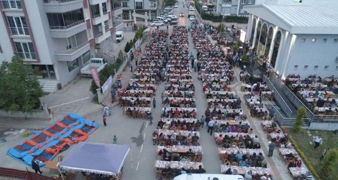 Derebahçe’de 3 bin kişilik dev iftar