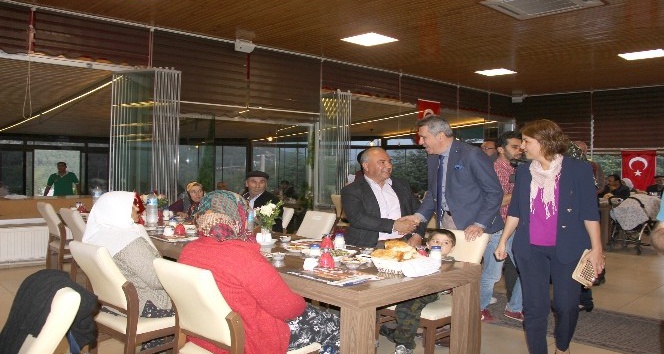 Gazi ve şehit yakınları iftarda buluştu