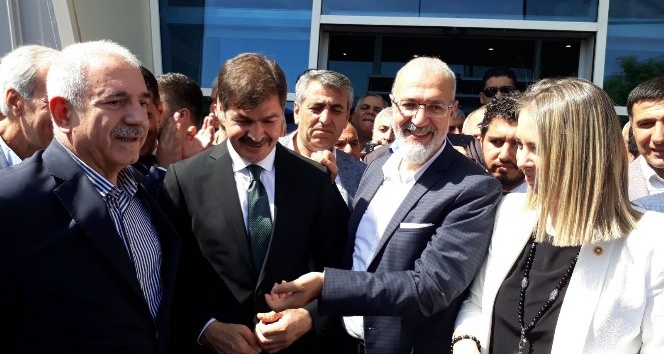 AK Parti Mardin adaylarına davul ve zurnalı karşılama