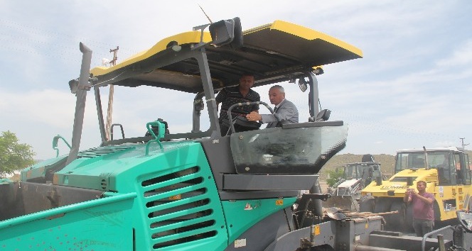 Başkan Karayol, asfalt çalışmalarını yerinde inceledi