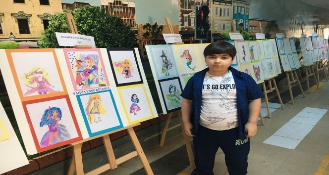 İlkokul öğrencisi resim sergisi açtı
