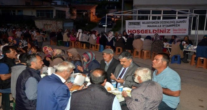 Ereğli Belediyesi mahalle iftarlarına devam ediyor