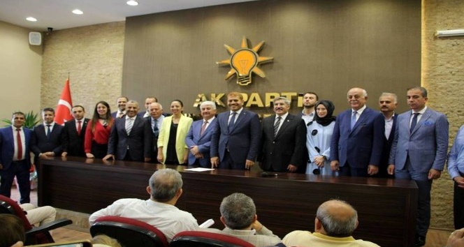 AK Parti Hatay milletvekili adayları İskenderun’da tanıtıldı