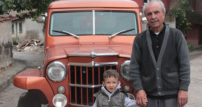 65 yıllık klasik kamyonet ile 64 yaşındaki ustanın serüveni