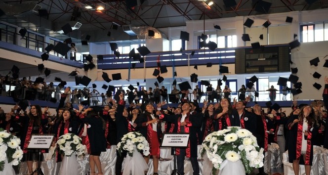 2018’in ilk mezunları Yaşar Doğu Spor Bilimleri Fakültesinden