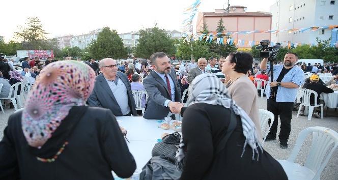 Başkan Ercan Yenikent’te iftara katıldı