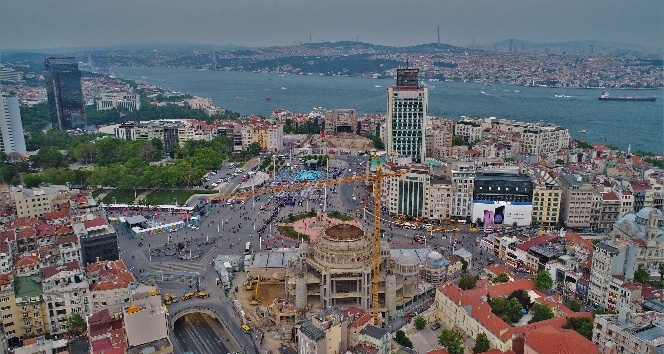 (Özel) Ana kubbesine beton dökülerek kapatılmaya başlanan Taksim Camii