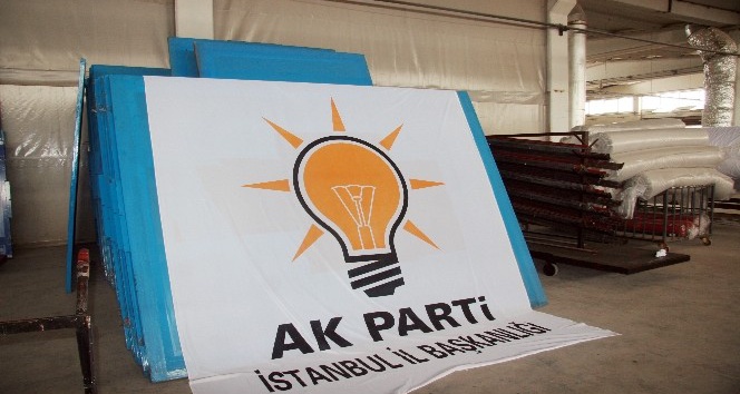 AK Parti İstanbul İl Başkanlığının devasa bayrakları Denizli’de basılıyor
