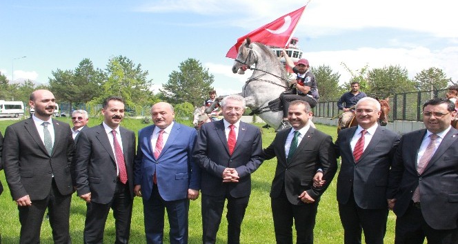 AK Parti Erzincan adayları seçmeniyle buluştu