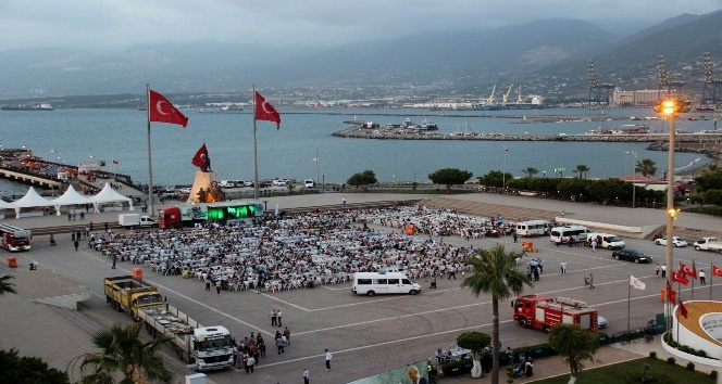 Hatay Büyükşehir Belediyesi İskenderun’da iftar verdi