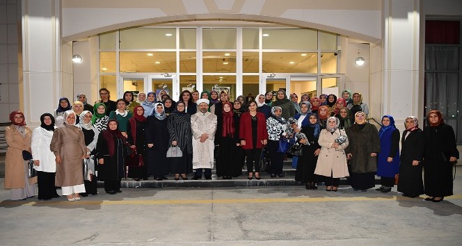 Diyanet İşleri Başkanı Erbaş, kadın STK temsilcileriyle iftarda bir araya geldi
