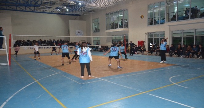 Yüksekova’da voleybol turnuvası