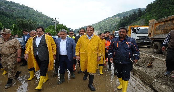 Başbakan Yardımcısı Hakan Çavuşoğlu: &quot;Başbakanımızın talimatı ile vatandaşlarımızın zararı karşılanacak&quot;