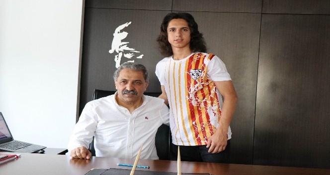 (Özel Haber)  Kayserispor’un alt yapı futbolcusu PSG kampına davet edildi
