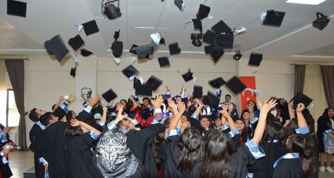 Sivrihisar’da mezuniyet sevinci