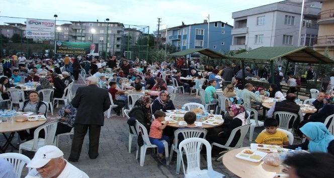 Osmaneli Belediyesinin mahalle iftarları sürüyor