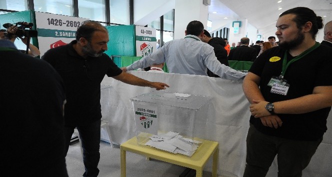 Bursaspor Olağan Genel Kurulu’nda oy kullanılmaya başlandı