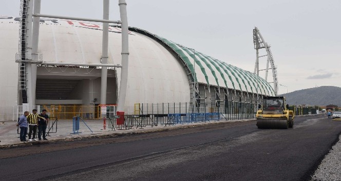 Akhisar Stadyumu etrafına asfalt çalışması