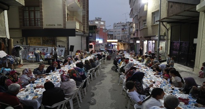 AK Partinin gece mesaisi