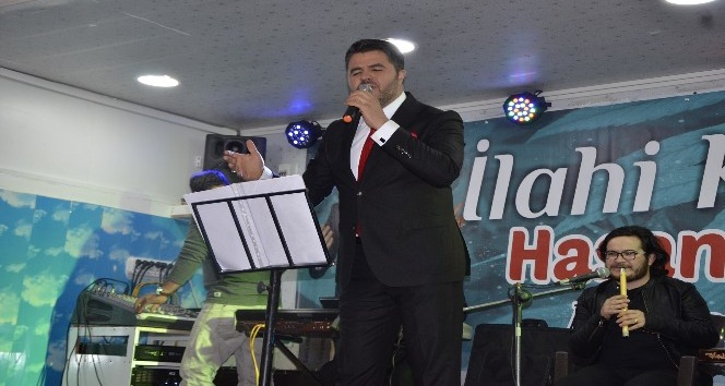 İlahi sanatçısı Hasan Dursun Ağrı’da konser verdi