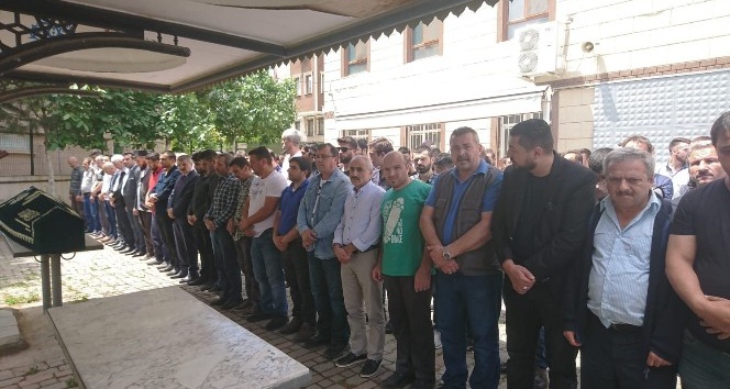 Tuzla’da motosiklet kazasında hayatını kaybeden genç, son yolculuğuna uğurlandı