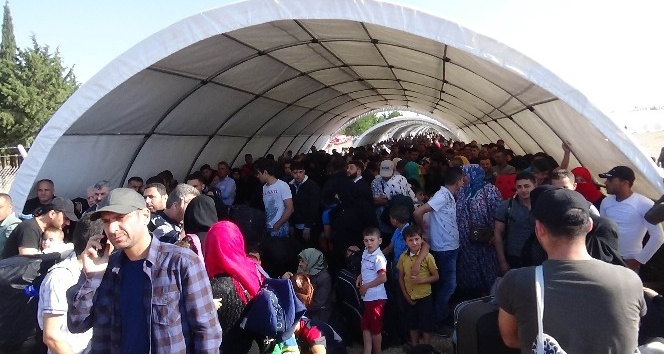 Bayram için giden Suriyelilerin sayısı 20 bini aştı