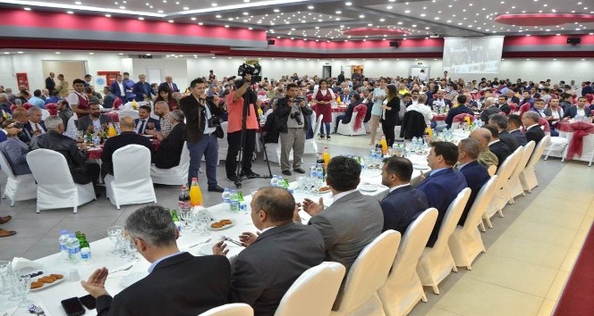 Erzincan ticaret ve sanayi odası iftar programına yoğun katılım