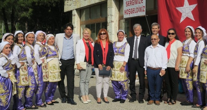 Foça Halk Eğitim Merkezinden yıl sonu sergisi