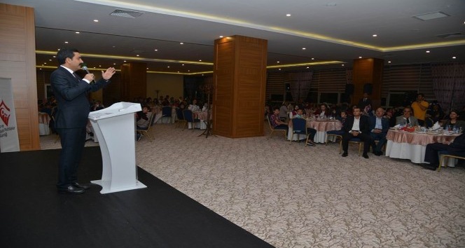 Kırşehir Belediyesinin"kardeşlik iftarı"na yoğun ilgi