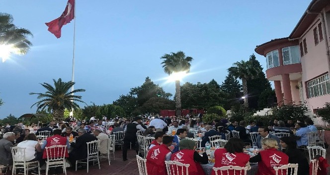Şehit aileleri ile gaziler ve yakınlarına iftar