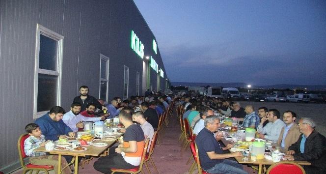 İHH Kilisli esnaflara iftar verdi
