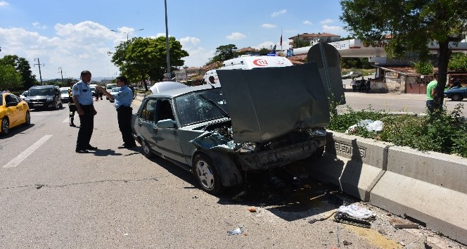 Kırıkkale’de otomobiller çarpıştı: 3 yaralı