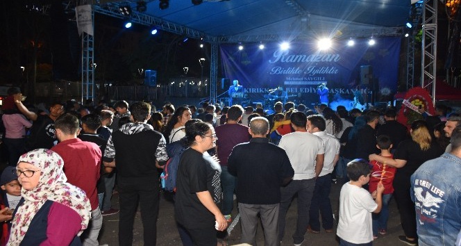 Ramazan Sokağı’nda yüzlerce vatandaş bir araya geliyor