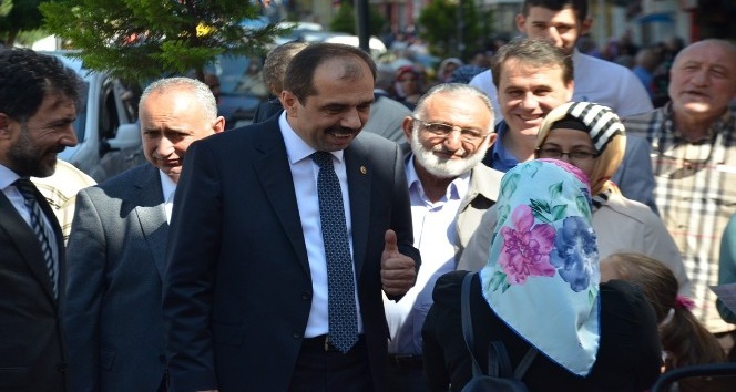 AK Parti Trabzon Milletvekili Muhammet Balta, seçim çalışmalarını Akçaabat’ta sürdürdü