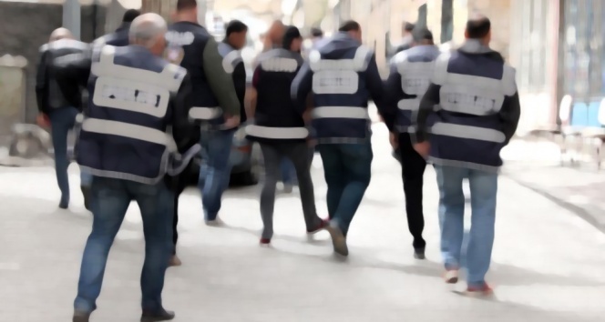 Antalya&#039;da FETÖ operasyonunda 3 tutuklama