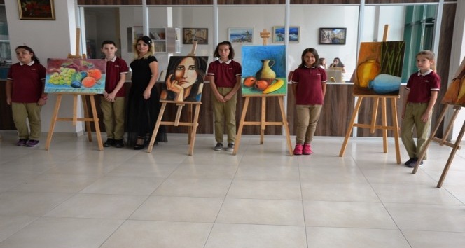Biga´da ortaokul öğrencileri resim sergisi açtı