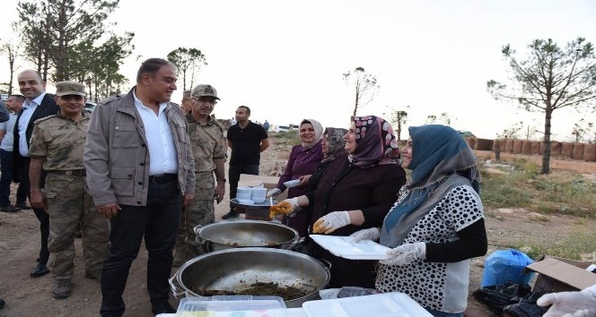 Kahraman Mehmetçik Burseya’da iftar yaptı